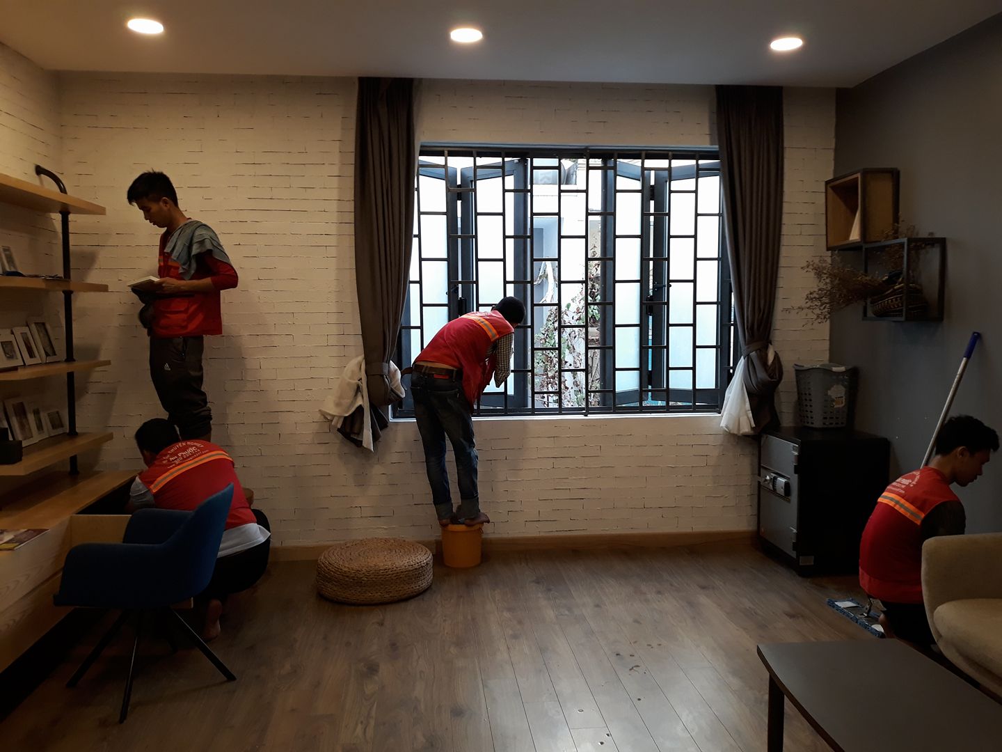 Vệ sinh nhà cửa